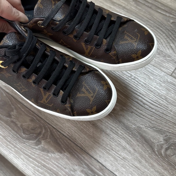 LV sneakers - Picture 7 of 9